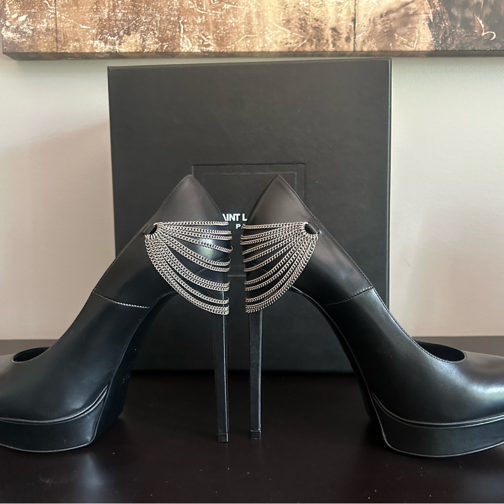 SAINT LAURENT Janis Chain Leather Platform Pumps size Italy 38.5 /8.5 - Picture 3 of 10